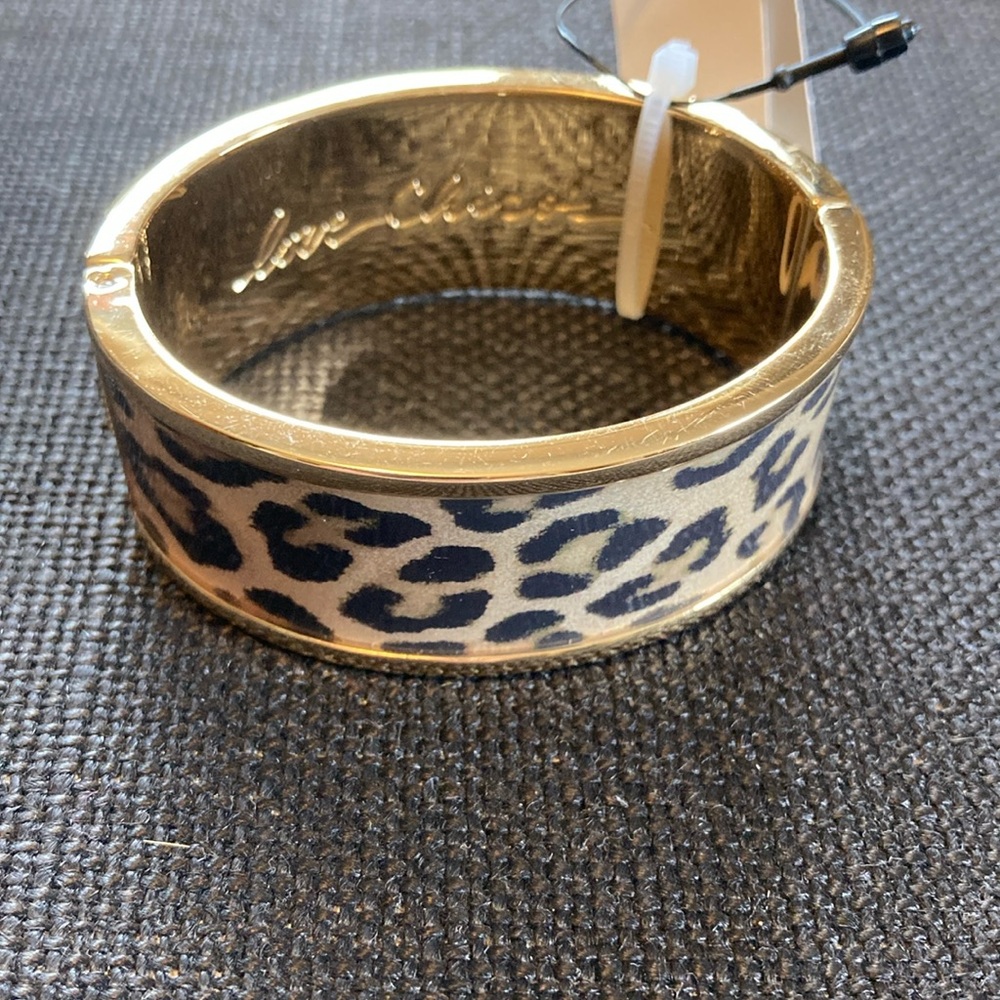 BRAND NEW——Chico’s Leopard Print Metal Bracelet